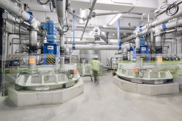Dispersers and process piping in a coating colour kitchen